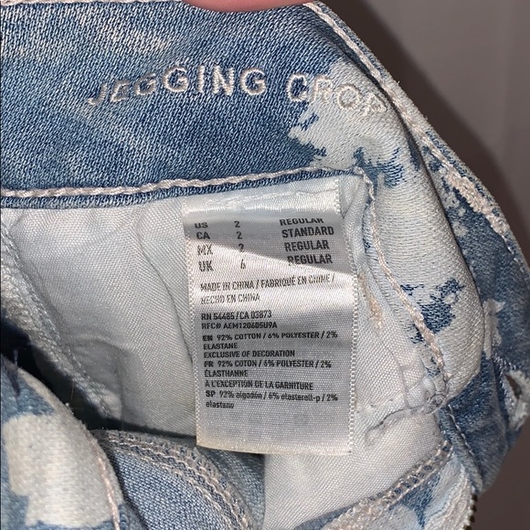 American Eagle Floral Pattern Light Wash Jeans - Picture 5 of 6